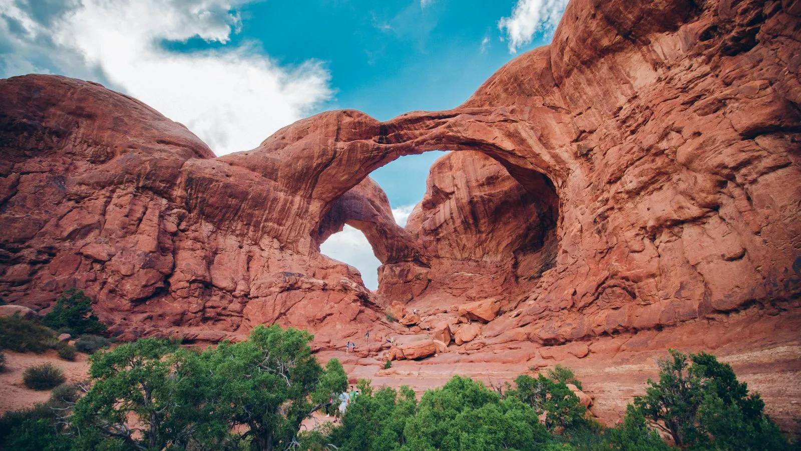 A picture of the Double Arch of Arches National Park in Utah