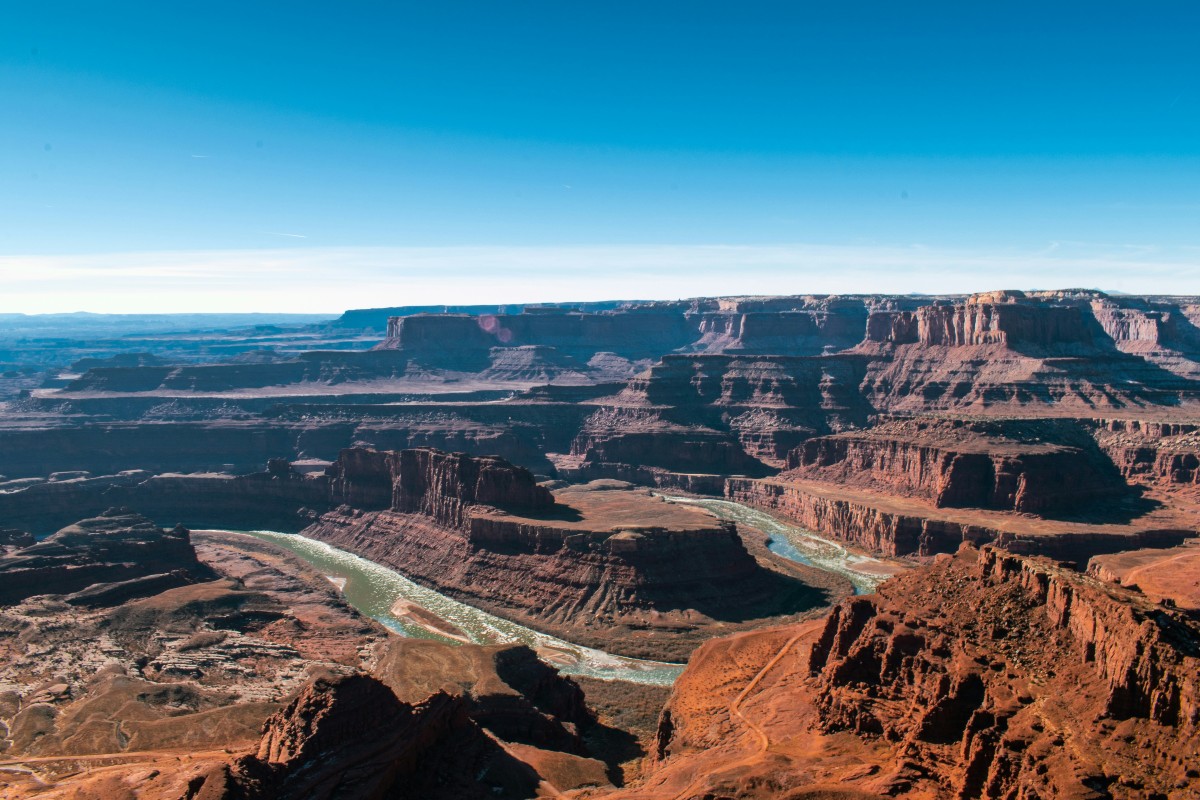 Giant canyons and the Colorado River passing through Dead Horse Point State Park.