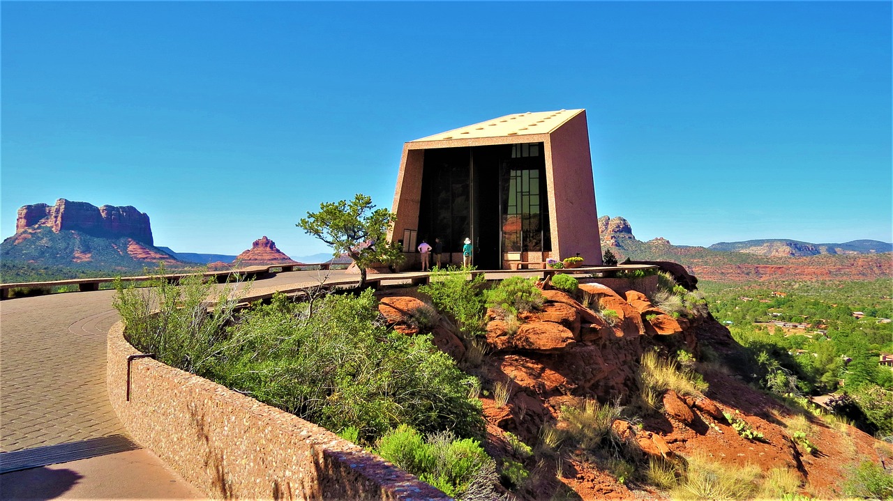 A picture of The Chapel of the Holy Cross and surrounding red rock formations near the city of Sedona, Arizona.